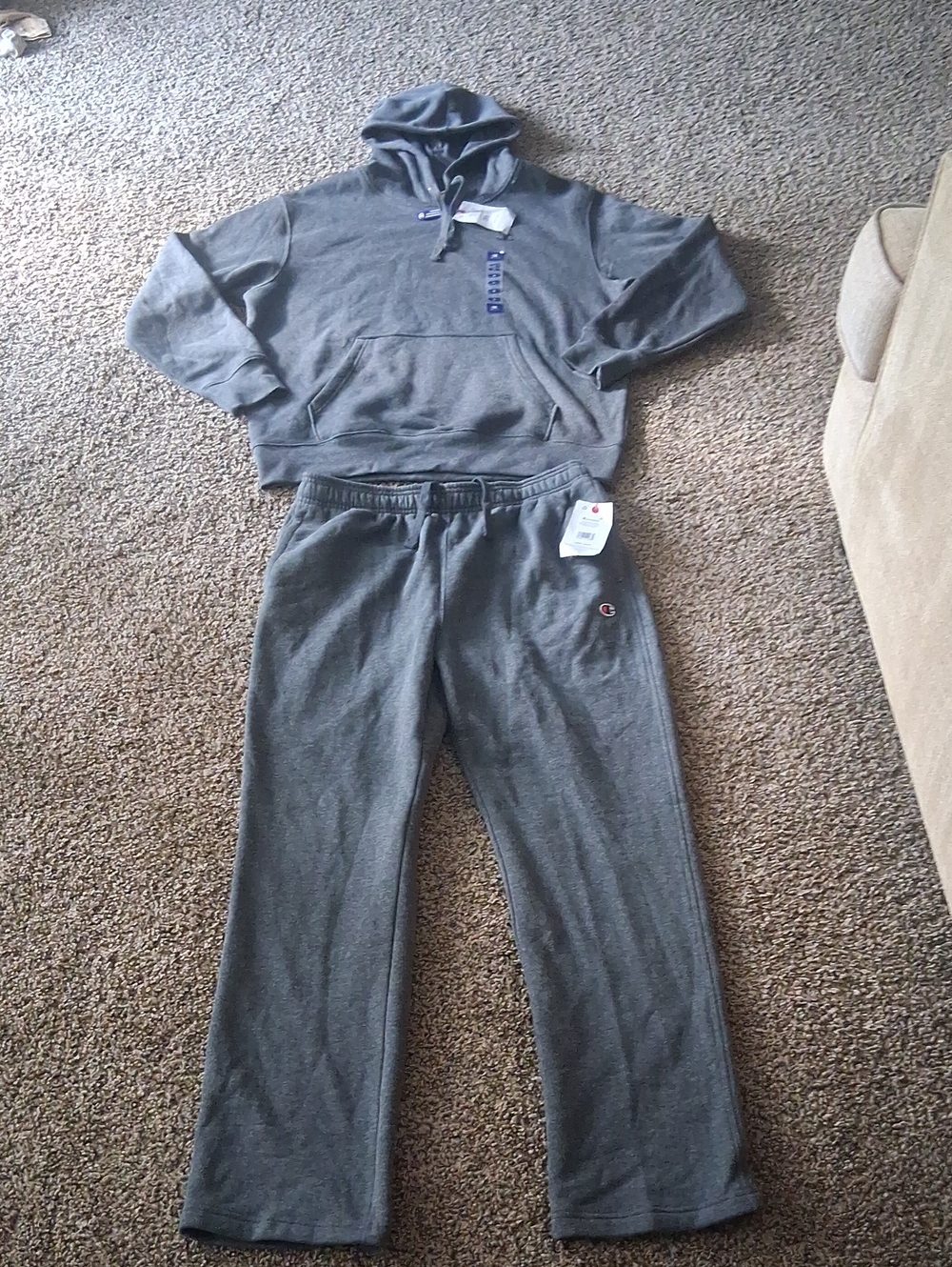Champion Men’s Charcoal Gray Hoodie & Sweatpants Set (LARGE)